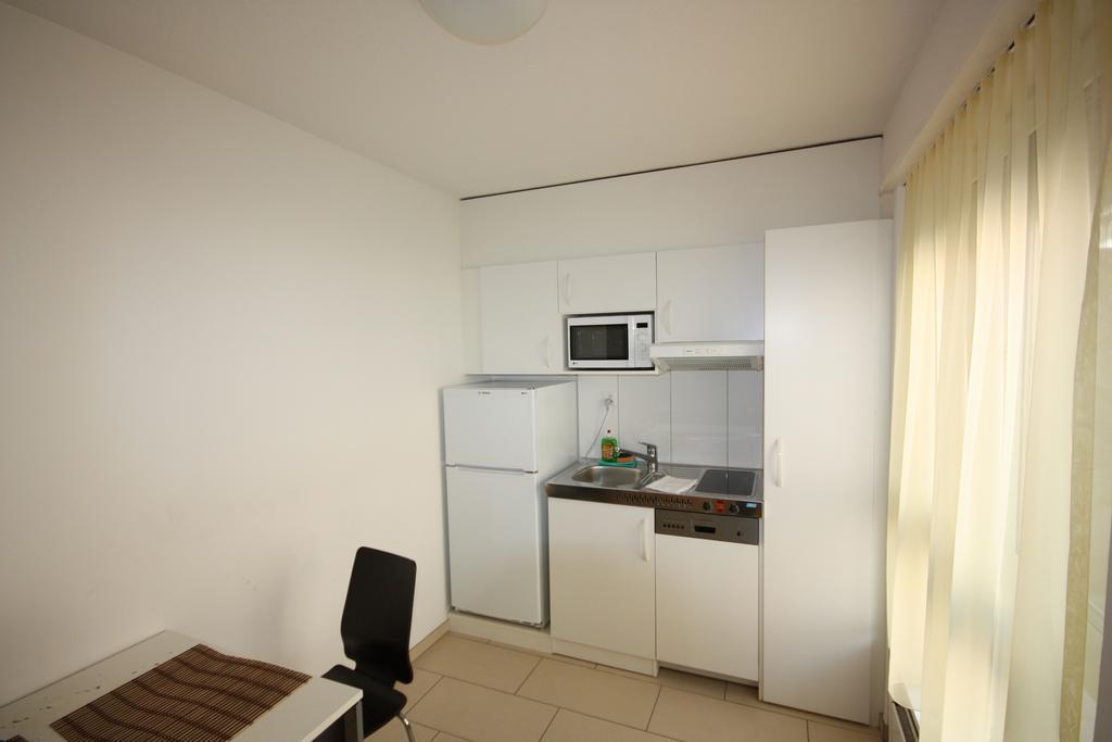 Swiss Star District 11 - Self Check-In Appartement Zürich Buitenkant foto